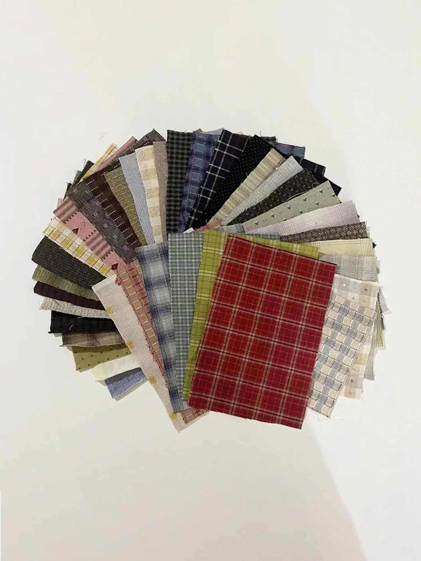 Yarn-Dyed Fabric Scraps for Clothes & Patchwork (10 Pieces) - Printed Fabric / Medium
