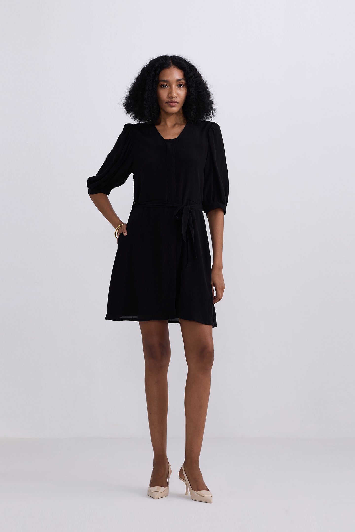 Short Dress with a Waist-tie in Black