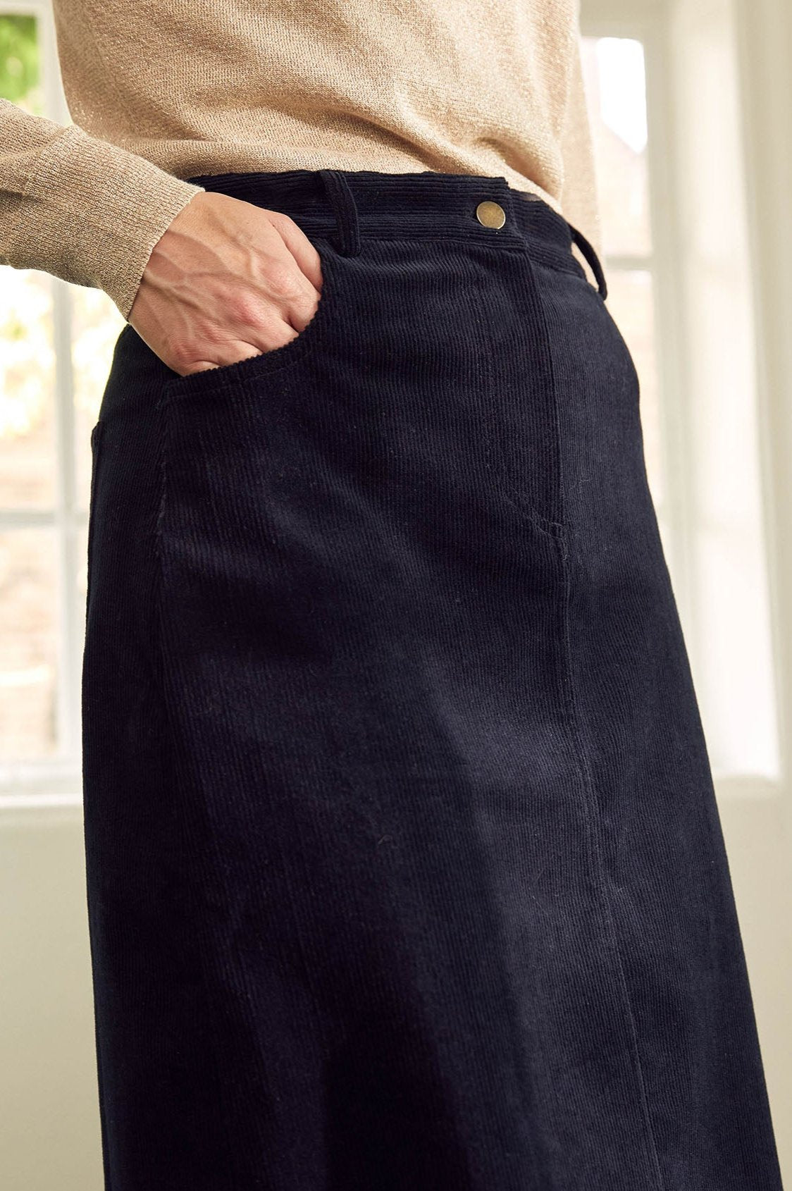 Aspiga Ladies Sustainable Mallory Cotton Corduroy Skirt Black Midi